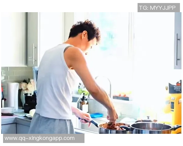 软萌甜妹主持炼炼呼吁大家多给杨瀚森耐心关注内在表现而非单纯数据