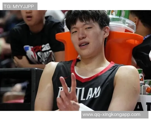 火箭队第四节三分球投篮失误频繁杨瀚森虽有卡位却难以抢到篮板 火箭队第四节三分球投篮失误频繁杨瀚森虽有卡位却难以抢到篮板