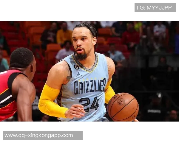 狄龙称全队信任布克队友进步速度超越灰熊火箭时期 狄龙称全队信任布克队友进步速度超越灰熊火箭时期